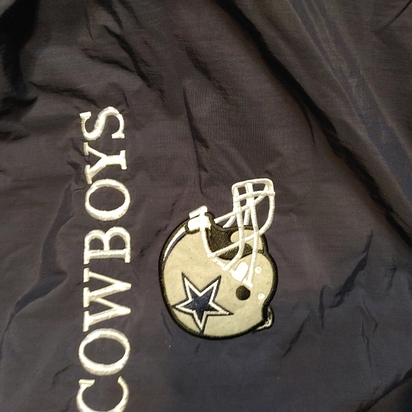 Dallas Cowboys Hooded Rain Jacket Bad Zipper - Picture 5 of 5